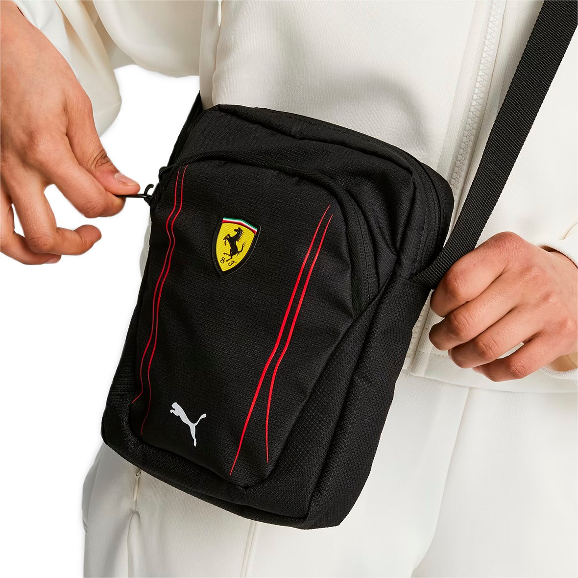 CROSSBAG PUMA MOTORSPORT FERRARI COLOR NEGRO