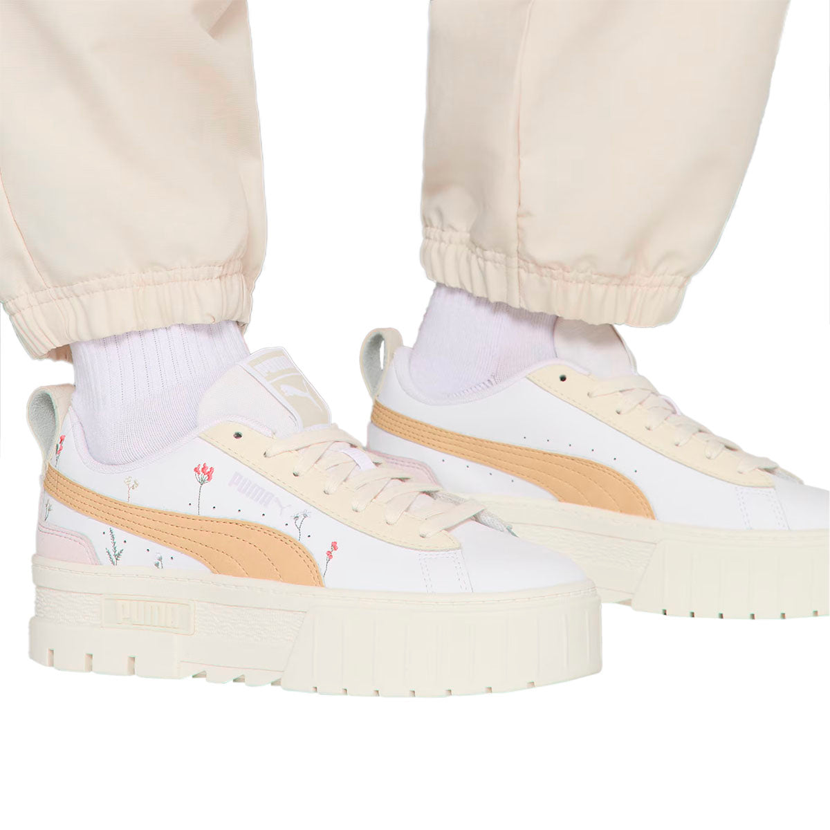 TENIS PUMA MAYZE SECRET GARDEN PARA DAMA COLOR BLANCO BEIGE
